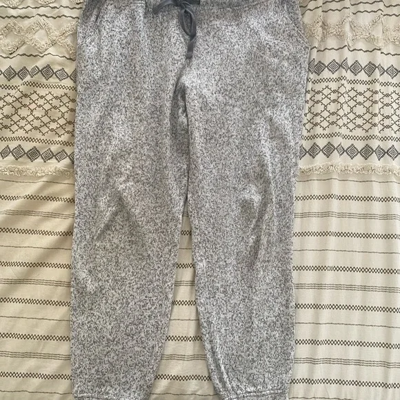 L.L. Bean Lightweight Sweater Fleece Top AND pants - Picture 3 of 4